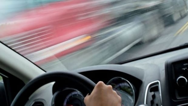 agra road accident due to over speed