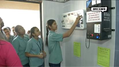 GST office gifts sanitary pad vending machine to school