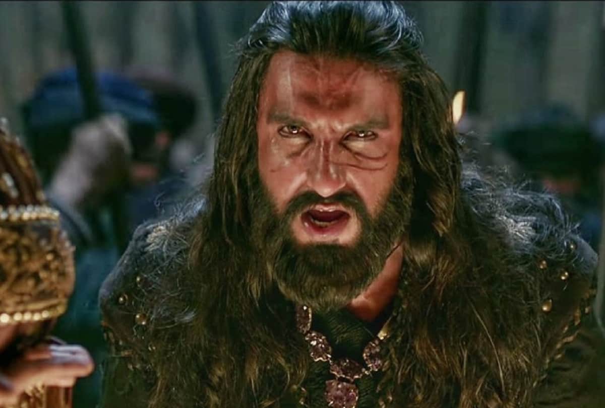 making of film padmaavat's song khali bali and ranveer lethal performance 