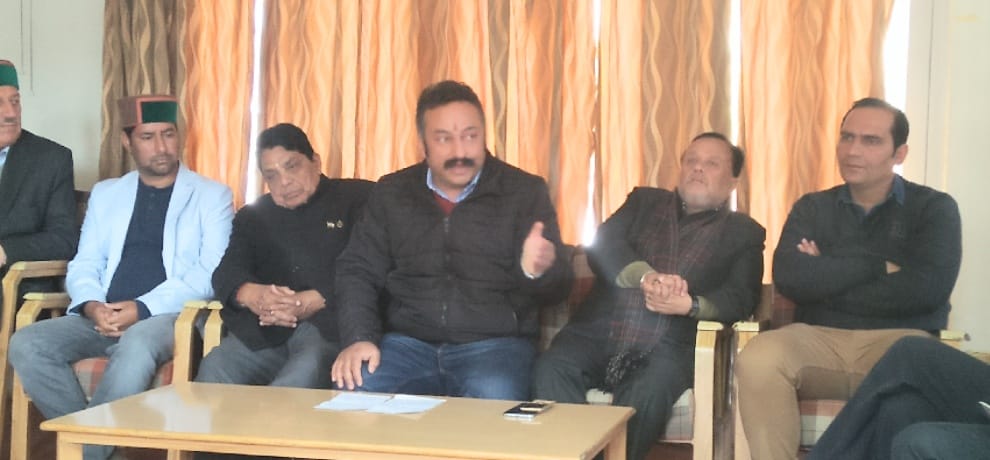 आवाज बुलंद करने में नाकाम रहे सांसद, न सेब को फायदा दिला पाए न ही टमाटर को