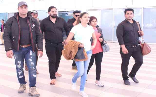 sapna chaudhary without makeup spotted in airport
