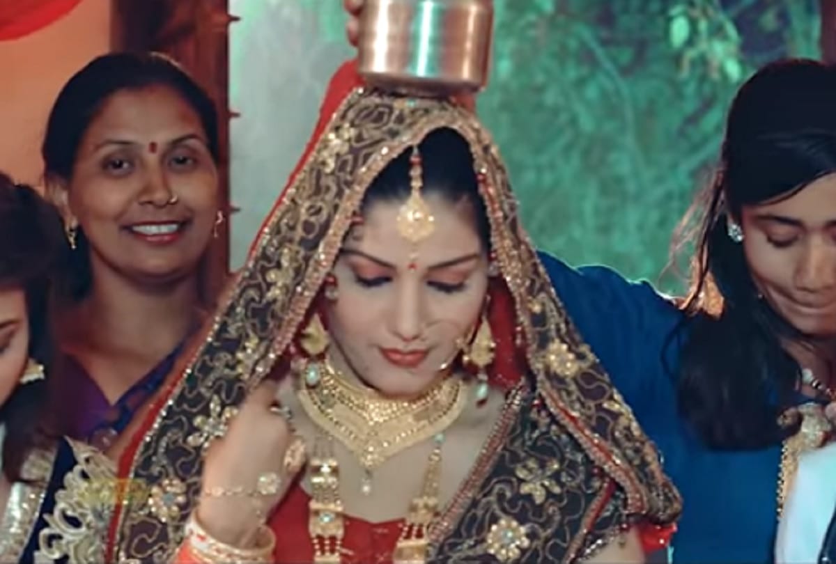 Watch Sapna Chaudhary As Bride In Latest Haryanvi Music Video Mera Chand