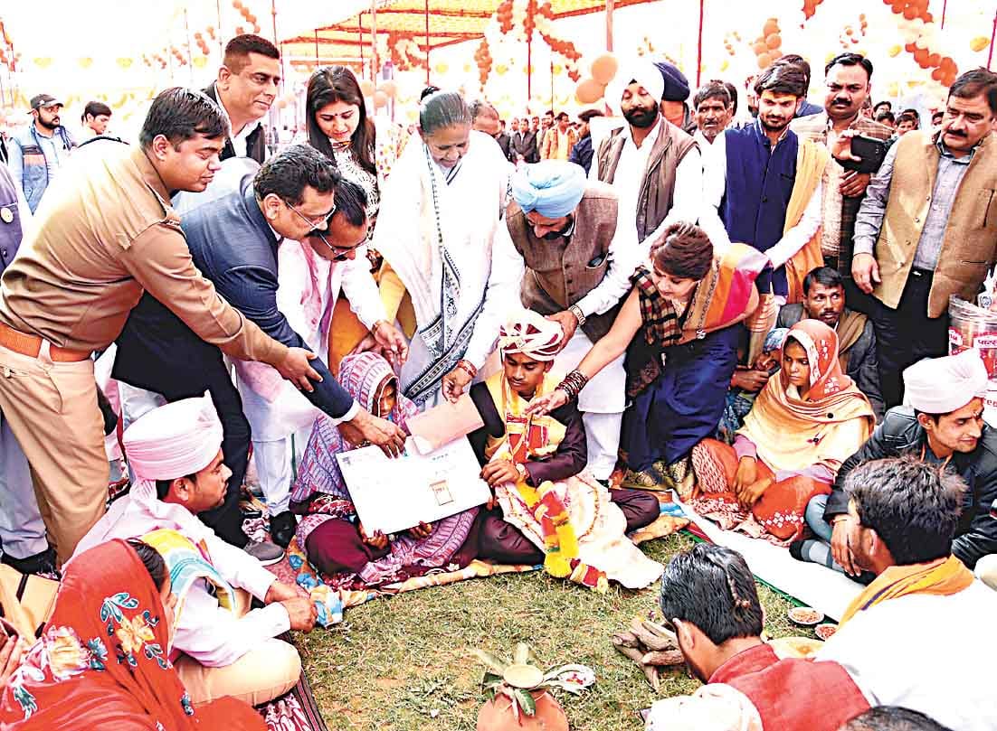 65 couples get married in chief minister's scheme