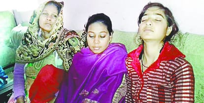Fifty people admitted in hospital due to food poisoning at bijnor