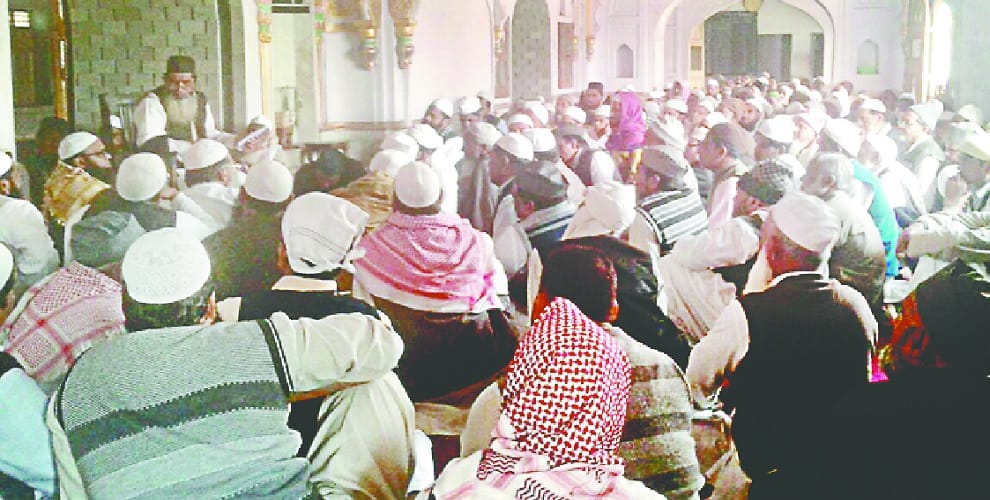 Ulema angry at welcoming women procession, announced this