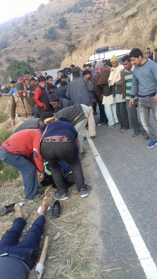Accident in tehri one killed rescue photos