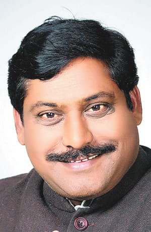 Patel candidate goes on strike on election board