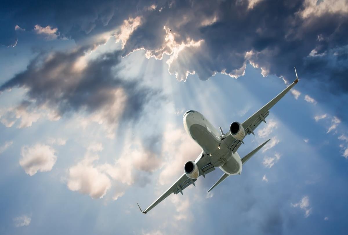 Do you know the Mileage of a airplane in one liter oil 