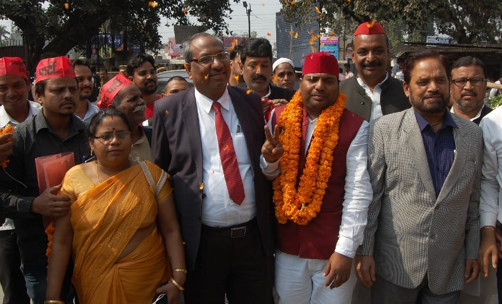 सपा के प्रवीण समेत दो ने किया नामांकन