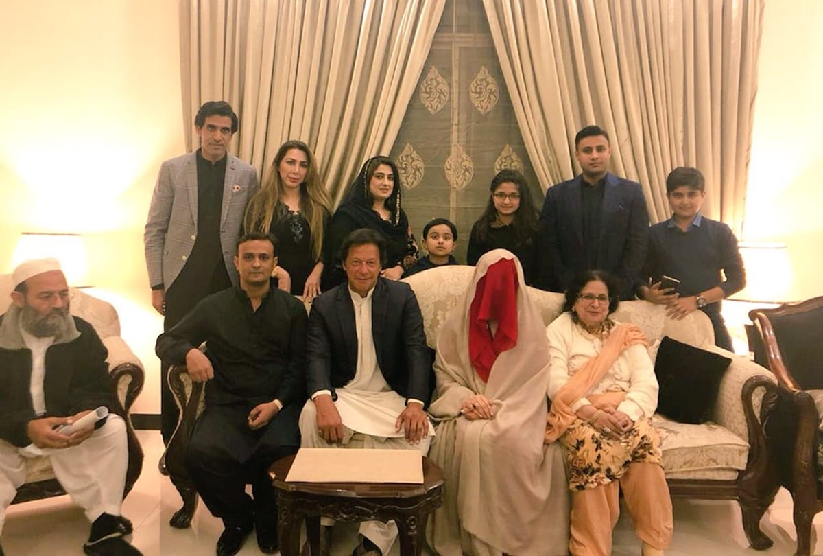 Imran Khan third wife Bushra Manek returned back to her maternal home