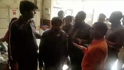 FATHER OF KANPUR PROFESSOR DIES IN HOSPITAL, FAMILLY ALLEAGES WRONG TREATMENT