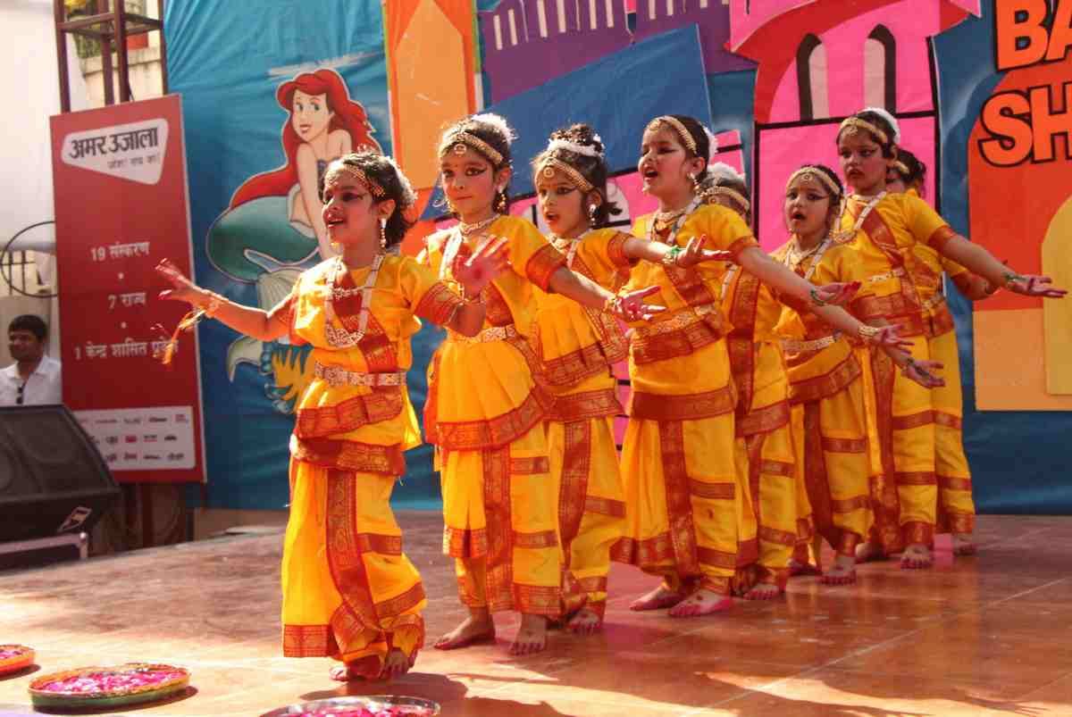 see the photos of naughty kids on healthy baby show