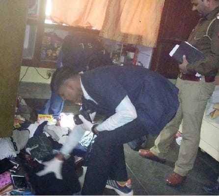 jewellery worth 25 lacs stolen from Doctors house
