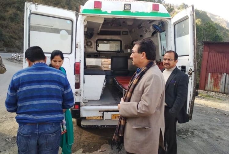 Health minister Vipin Parmar surprise visit and checked 108 ambulance