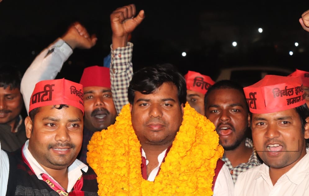 Samajwadi party declared party condidate to Praveen Nishad