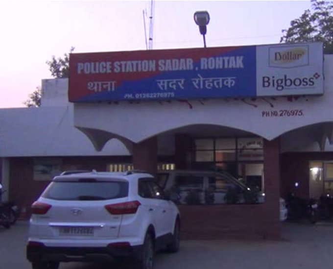 rohtak girl swallowed poison with boy friend on marriage day