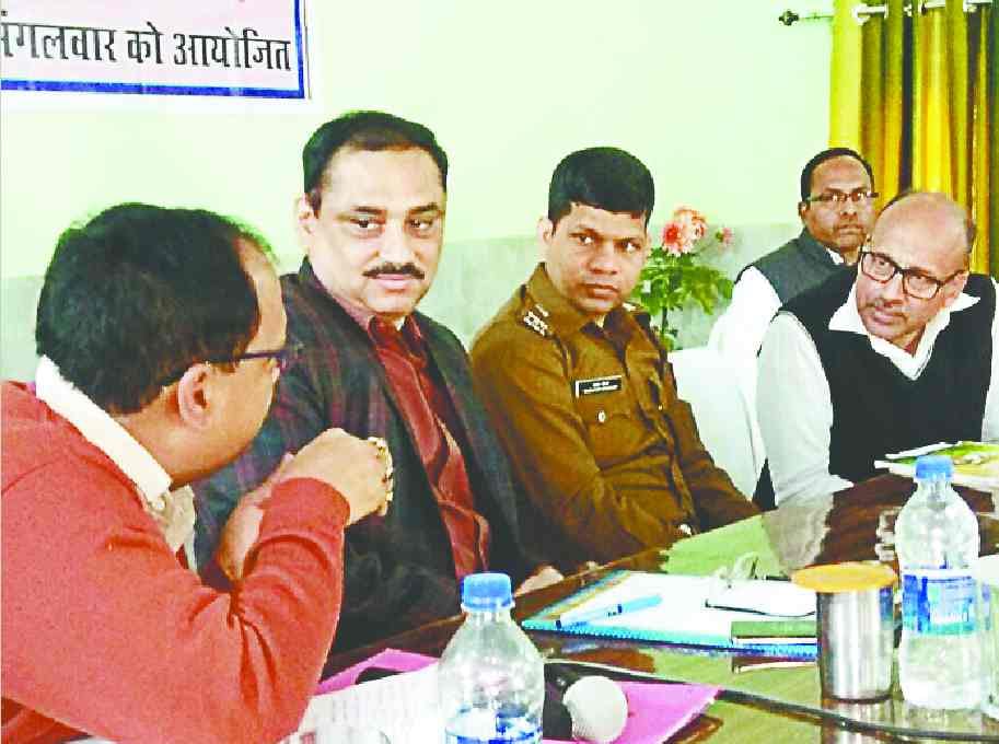 Absentee three officials halted salary