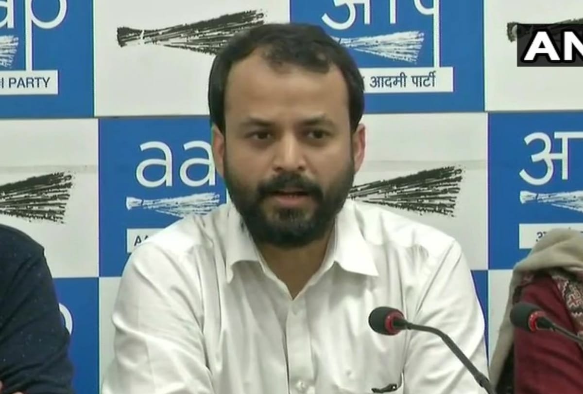 ias officers will work with black band in delhi against assault of delhi chief secratary by aap mlas