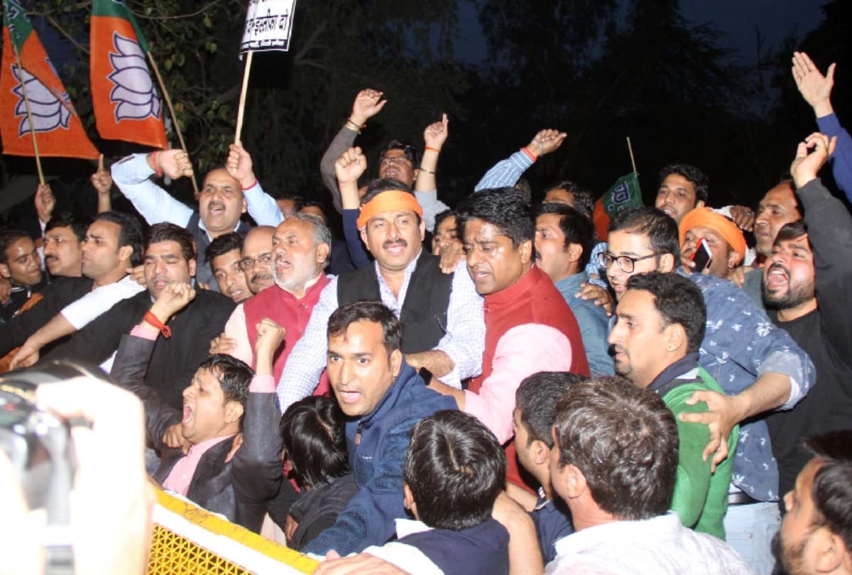 manoj tiwari said why arvind kejriwal is not speaking about delhi chief secretary assault case