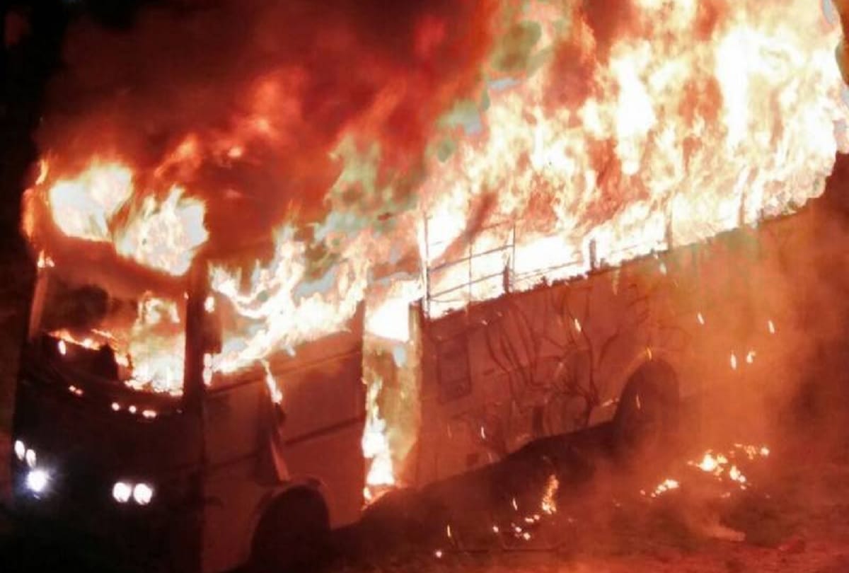 7 killed, more than 25 injured after a bus which was carrying people going to a wedding in bihar
