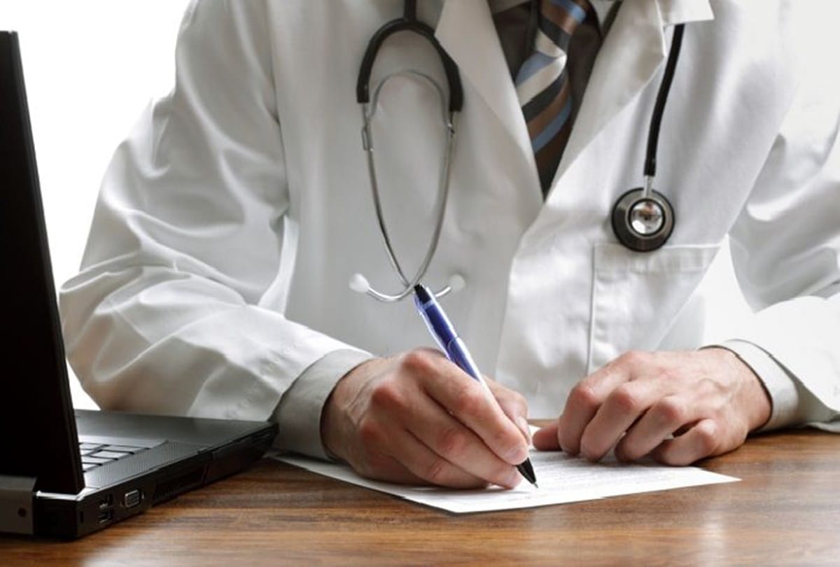 Reasons Why Doctors write in dirty handwriting