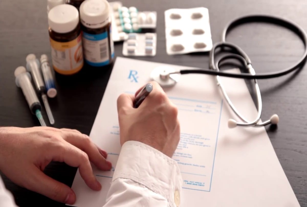 Reasons Why Doctors write in dirty handwriting