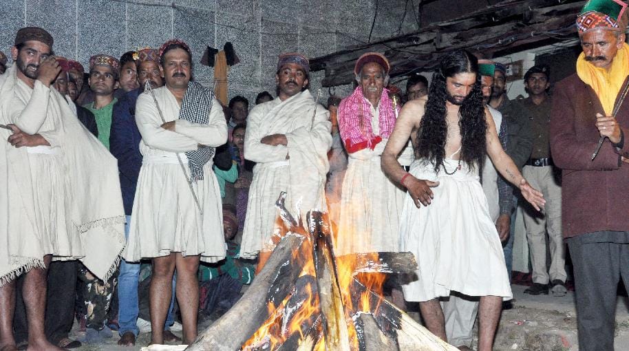 भविष्यवाणी:देव परंपरा टूटने पर साथ छोड़ देंगे देवी देवता
