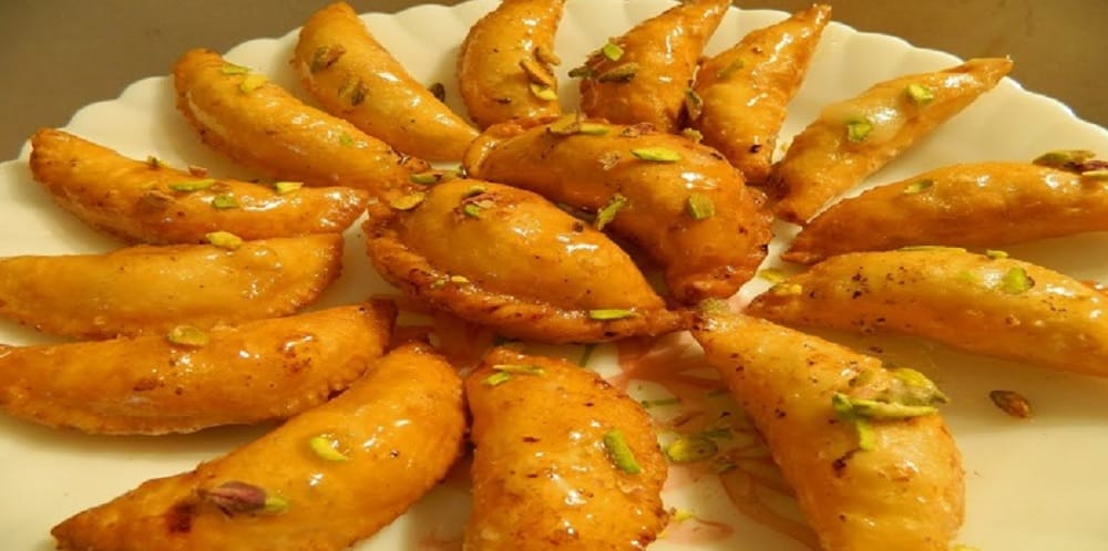 Holi Special 2018 Recipe of delicious Mawa Gujia