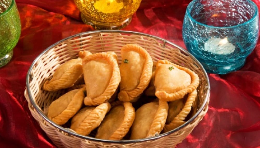 Holi Special 2018 Recipe of delicious Mawa Gujia