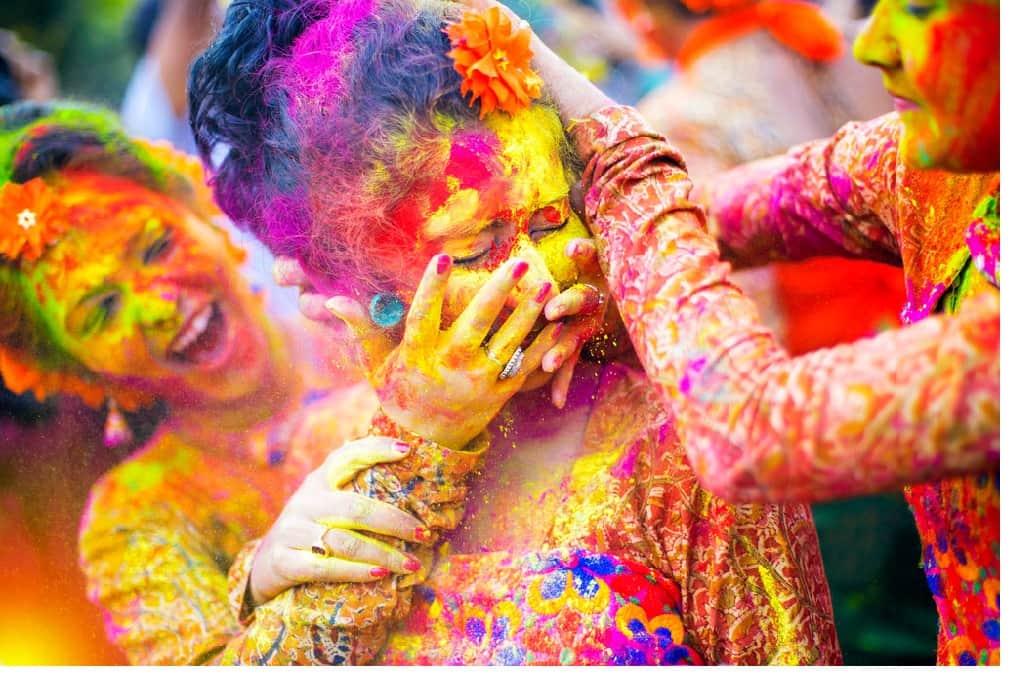 Colours according to zodiac on holi 2018 for fortune