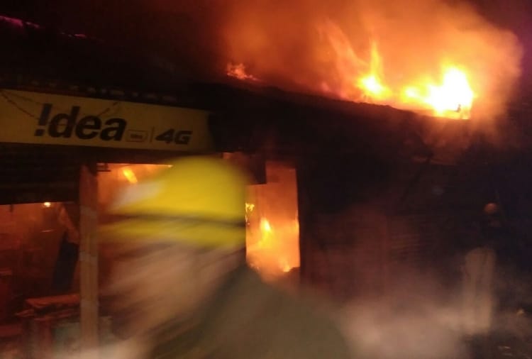 Fire breaks out in lakkar bazar shimla shops gutted