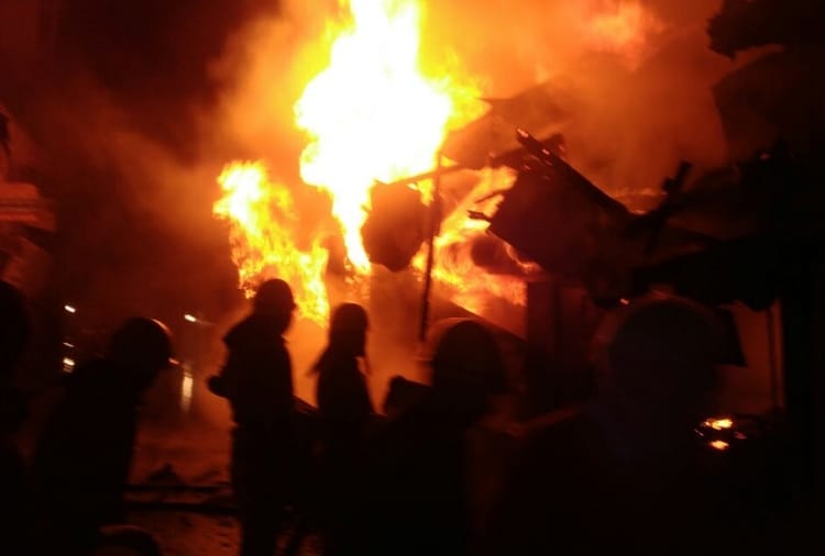 Fire breaks out in lakkar bazar shimla shops gutted
