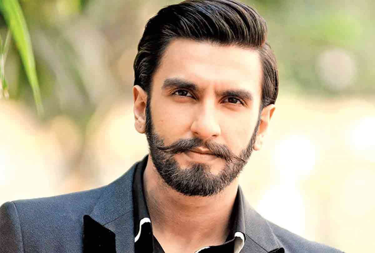 ranveer singh getting close with a girlfriend in a photo of college days goes viral