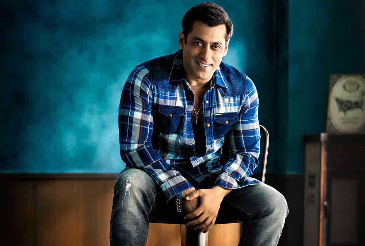 salman khan film bharat team reached london first photo out