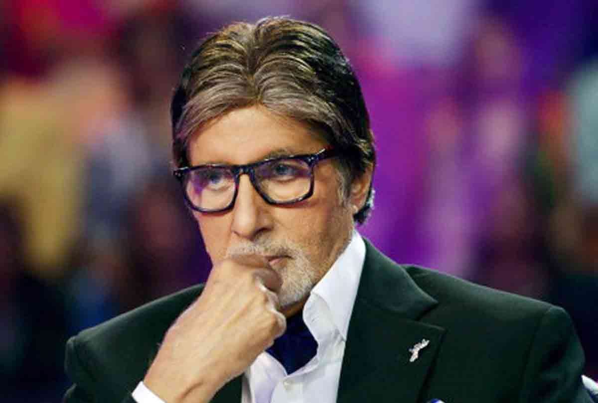 when amitabh bachchan was worstly beaten by his mother this was the reason