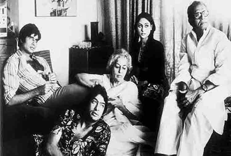 when amitabh bachchan was worstly beaten by his mother this was the reason