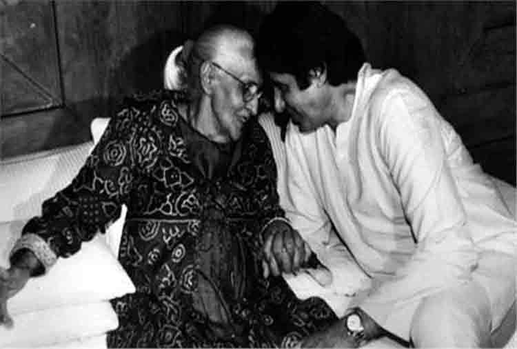 when amitabh bachchan was worstly beaten by his mother this was the reason
