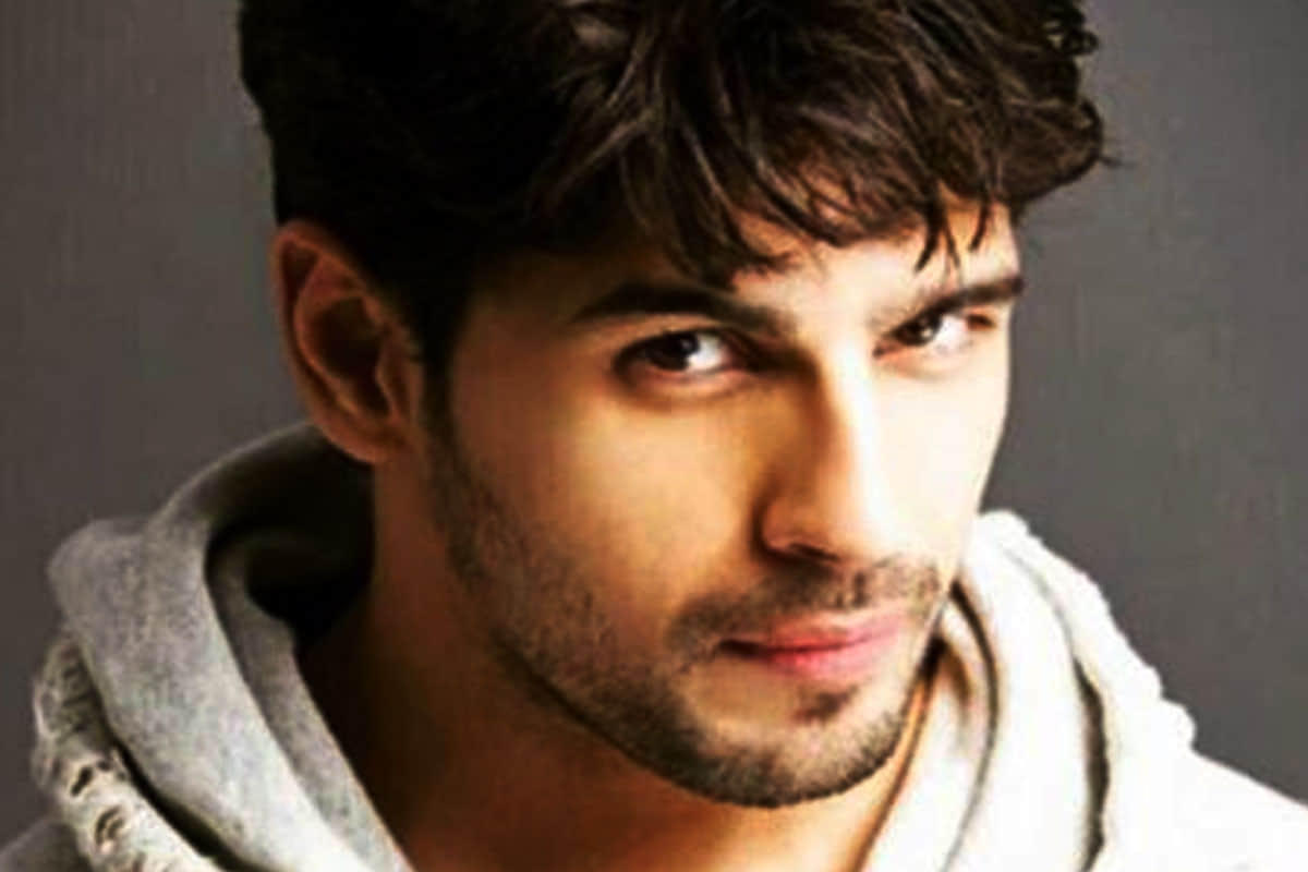 after aamir khan and amitabh Siddharth Malhotra will play thug role in Ekta Kapoor film
