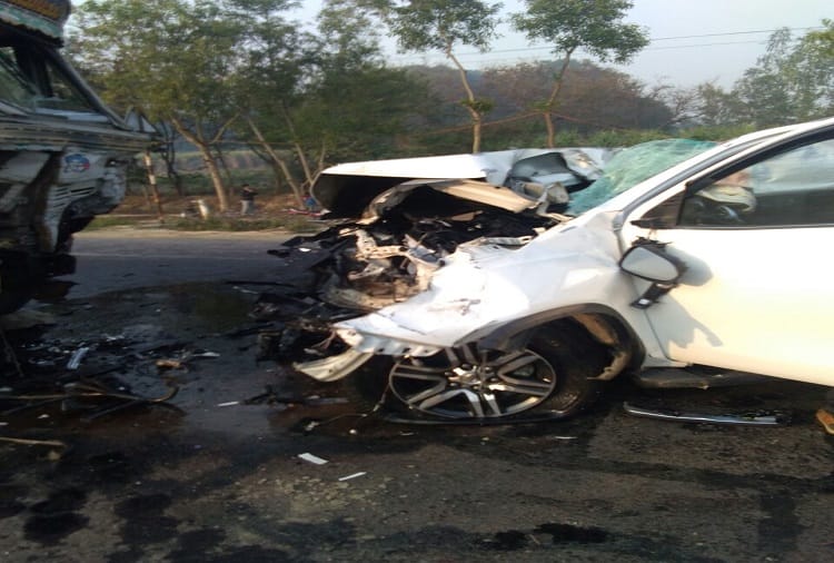 Truck and car collision, BJP MLA death, see painful photos of the accident