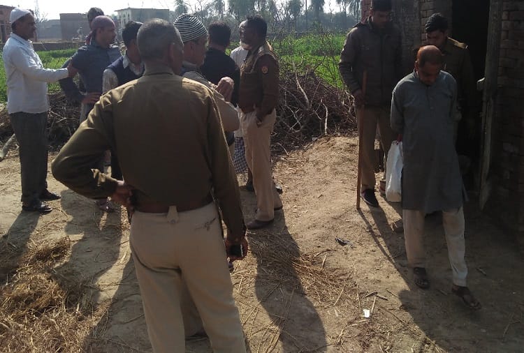 PHOTOS : found a mini kamela in the house, three accused arrested