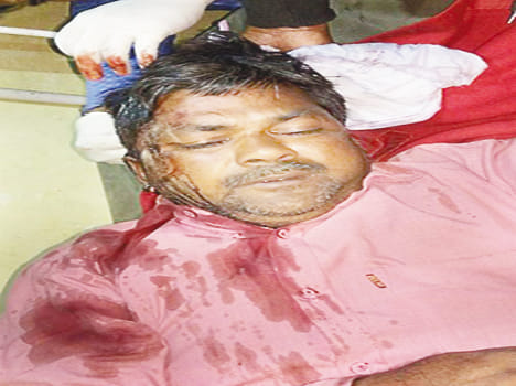Crooks looted with uncle and nephew