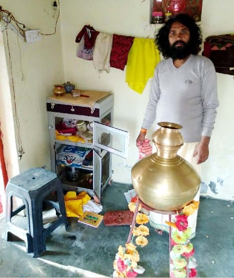 good stolen from shop and ashram in Kachchla