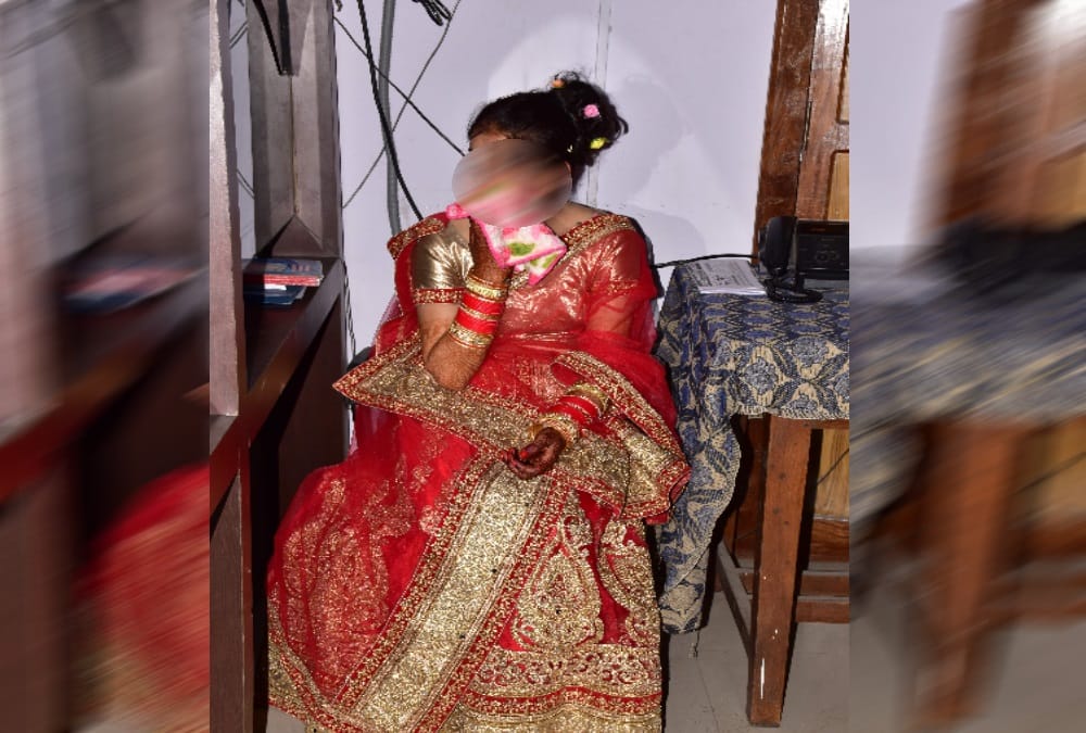 police arrested Bride In her weddinge for Court Marriage
