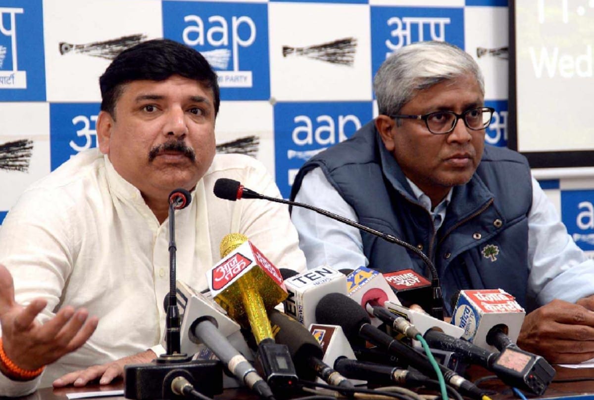 delhi government saying chief secretary anshu prakash is lying and bjp is doing all the controvery
