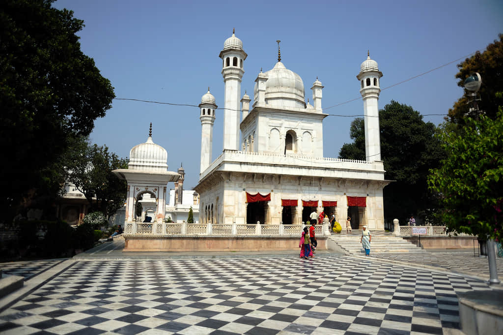 Foreigners comes in darbar sahib and Booked for next 100 years