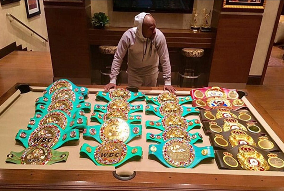 Floyd Mayweather mcgregor rich player in the world