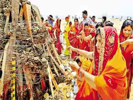 holi 2018 holika dhahan totke 