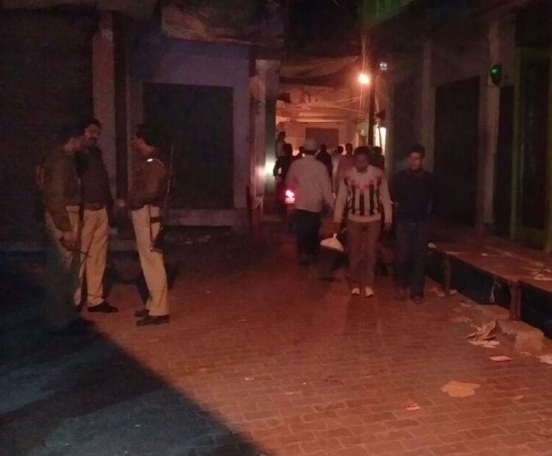 दो पक्षों में मारपीट, फायरिंग से एक घायल
