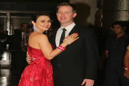 Preity Zinta Denies To Play The Secondary Lady in Satte pe Satta Remake