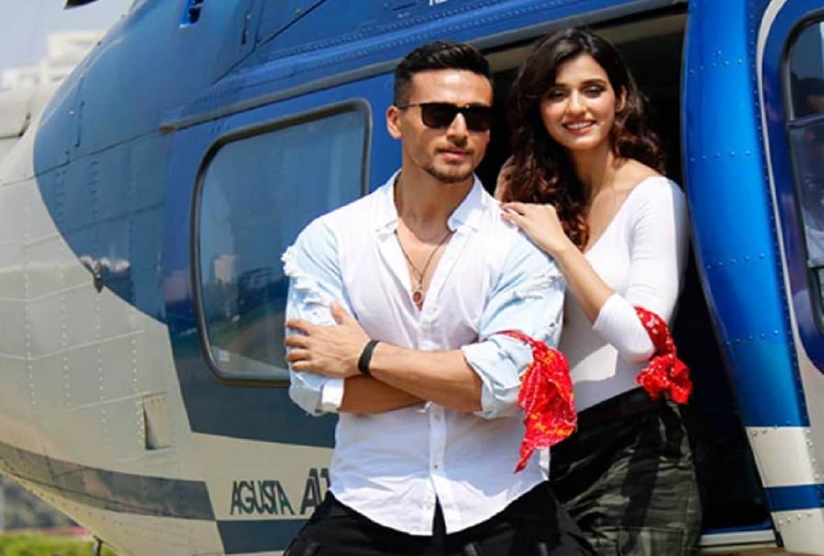 Tiger Shroff and Disha Patani spotted Mumbai airport before leaving the city for Baaghi 2 promotions